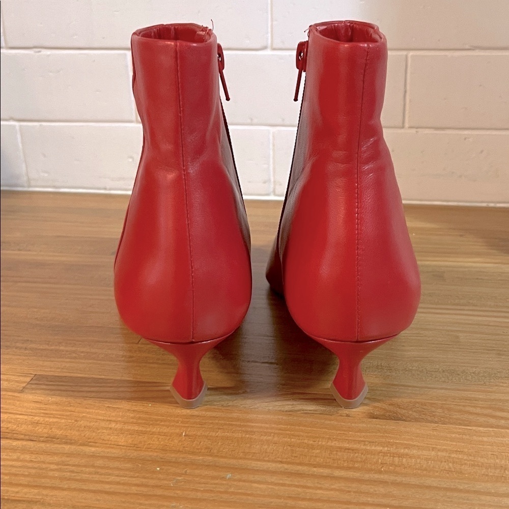 NWOB Gianni Bini Booties Red Leather Georgina Pointed Toe Kitten Heels Size 8.5 - Picture 5 of 8